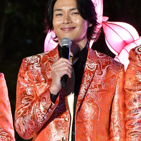 純烈・白川裕二郎、70歳過ぎのファンとの関係を疑われる 画像