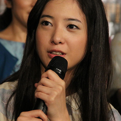吉高由里子、ズボラな性格が判明「翌日に着る服を着たまま寝る」 画像