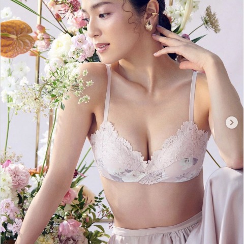中村アンがランジェリー姿を公開！健康的なボディにファン反響！ 画像