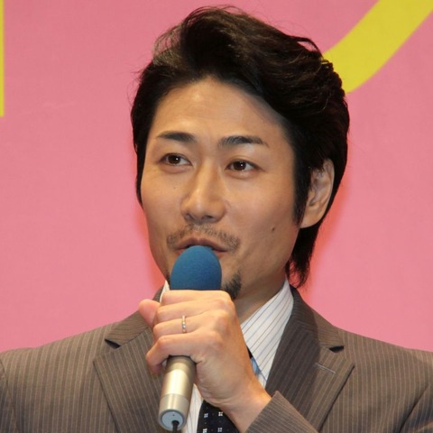 戸次重幸、役者人生終焉の危機!全裸のままホテルのフロントへ 画像