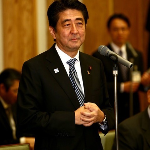 安倍首相、朝日新聞に痛烈な反撃「御社は布マスクを3300円で売っていた」 画像