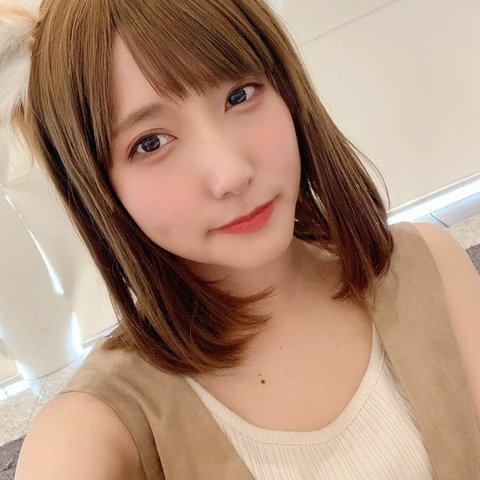 吉岡里帆に激似とネットで話題のタレント・橘ひと美、まさかの仕事オファーを告白 画像