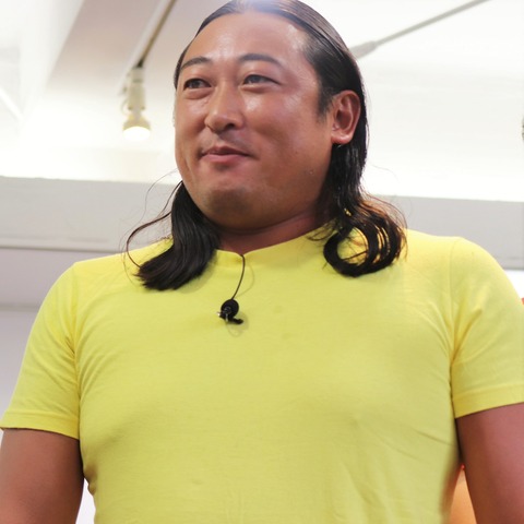 ロバート秋山、熟女への妄想爆発! 食事会には「ジーパンはいてきて」 画像