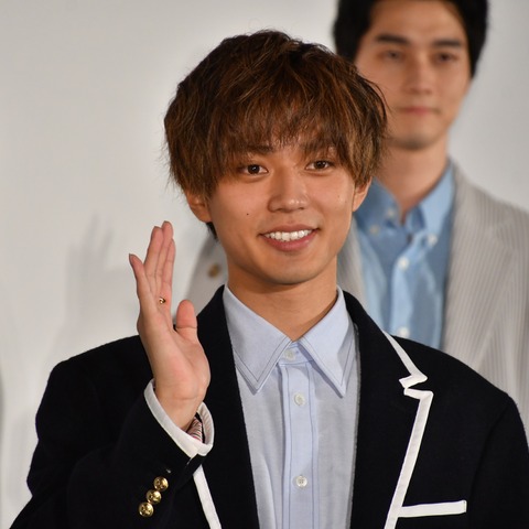 永瀬廉、ママチャリに乗って秋葉原に登場! 画像