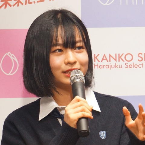 モデル・莉子、高校生活は超多忙…朝3時に起床して通学前に撮影!2000件のコメントに「いいね!」 画像