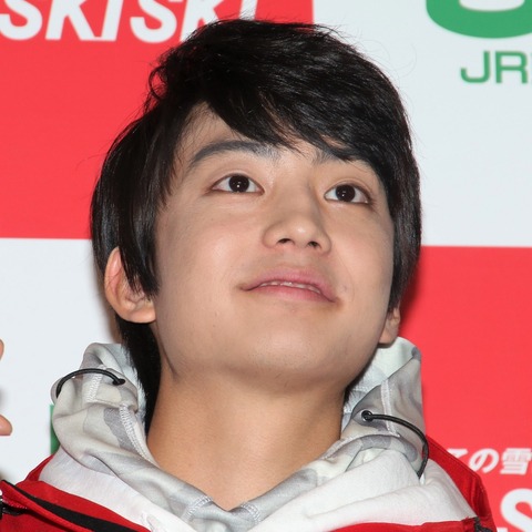 伊藤健太郎、買ったばかりの25万円の革ジャンが馬に引きずられ… 画像
