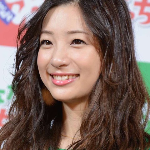 足立梨花、“家飲み”までして胸がときめいた芸人を実名告白! 画像