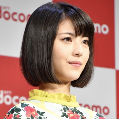 浜辺美波、ミーハーでイケメン好き!?仲良しのYouTuber明かす 画像