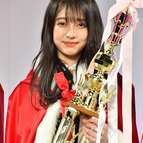 “日本一かわいい女子高生”が決定!アイドル出身の18歳・ひっかさん 画像
