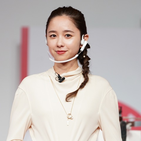 堀田真由が「お年玉くじ抽せん会」で大役、お正月の過ごし方も明かす 画像