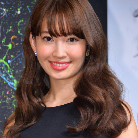 小嶋陽菜、32歳のツインテール姿に反響!「めっちゃ似合う」「最強」 画像