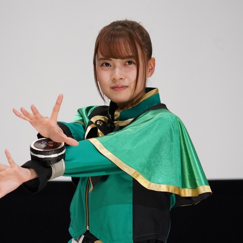 戦隊ヒロインを駆け抜けた新條由芽、女優に加えグラビアでも「キラキラ輝いた女性に」 画像