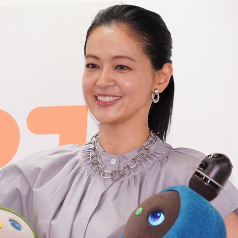 家族型ロボットにゾッコンの黒谷友香、“生身のパートナー”は「誰か、探してください！」 画像