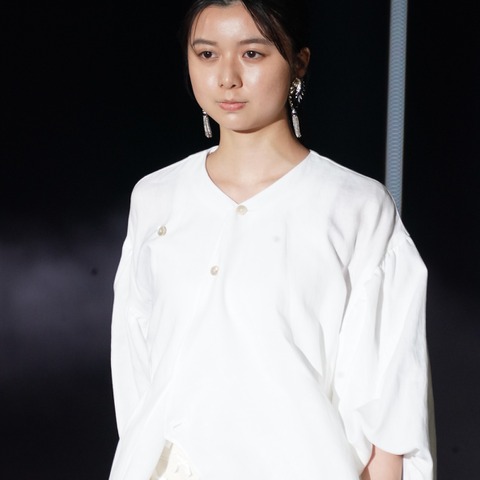 【TGC 2021】上白石萌歌、21歳の誕生日にウォーキングを披露 画像