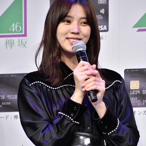 櫻坂46・小林由依、自分の腕で体をくぐりぬける“軟体技”披露!スタジオ驚愕 画像