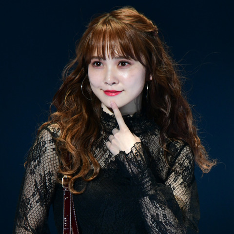 加藤史帆、佐々木久美に特技のモノマネを潰され涙… 画像