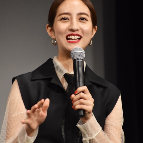 堀田茜、映画館で衝撃体験!知らないおじさんの膝に座って… 画像