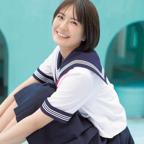 乃木坂46・清宮レイ、日向坂46・山口陽世ら、みずみずしい「制服姿」を披露! 画像