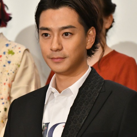 三浦翔平、「大嫌いなんですけど…」桐谷美玲セレクトの内装に不満! 画像