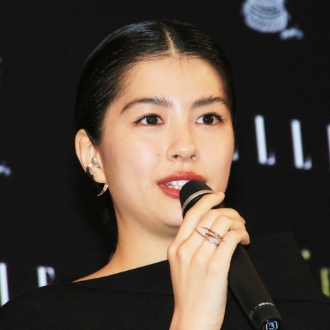 佐久間由衣、もともとは芸人志望…友達の前で「ゲッツ!」 画像