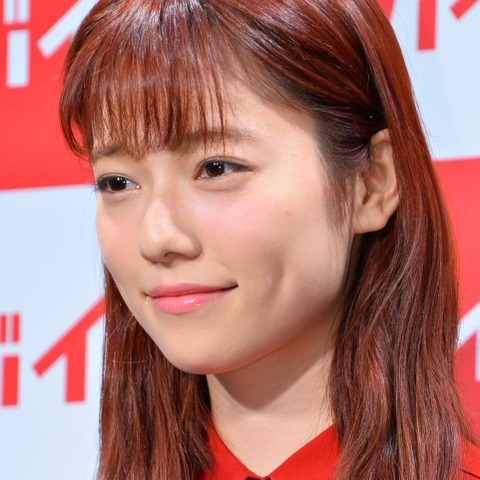 島崎遥香、LINEのやりとりに「私は平気で一日とか返さないです」 画像