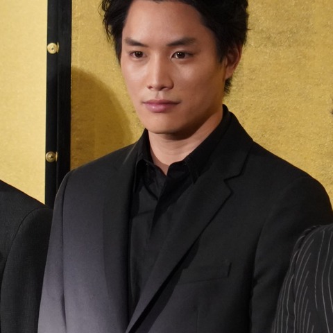鈴木伸之、コロナ禍で体重10キロ激太り!ステイホームが「楽しかった」 画像