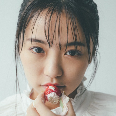 大原優乃、グラビア撮影の裏側を初公開!大人びた表情にも注目 画像