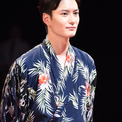 「どんだけ四角好きなんだよ!頭おかしいよ」岡田将生、菅田将暉にクレーム 画像