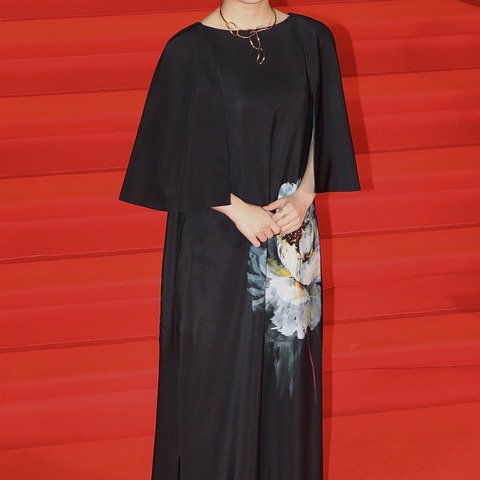 伊藤沙莉、橋本愛ら『東京国際映画祭』レッドカーペットで美の競演! 画像