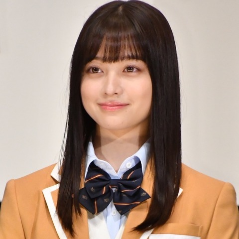 橋本環奈、黒柳徹子と「あっち向いてホイ」で対戦!ネットほっこり「癒される」 画像