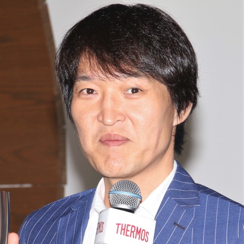 「難病の手術します」千原ジュニア、病室から笑顔で報告!ネット大反響「本当に力になる」 画像