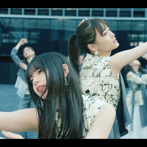 齋藤飛鳥&山下美月 Wセンター版『Actually...』の新MV、ついに公開!ファンの反応は? 画像