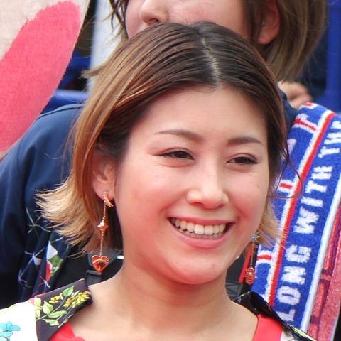 IMALU、同じものしか着ない幼少期 他人が憐れんで「服、買ってもらい」 画像