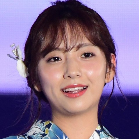 新内眞衣、『Qさま!!』初登場!司会・高山一実との乃木坂OG共演が話題 画像