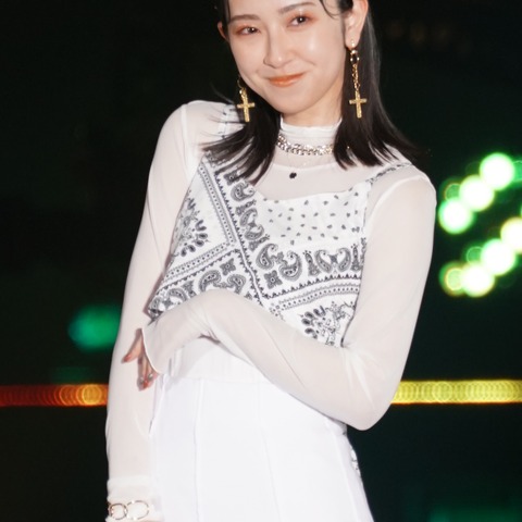 日向坂46金村美玖がランウェイで美脚チラ見せ、高本彩花・小栗有以・渡邉理佐とGirlsAwardに登場 画像