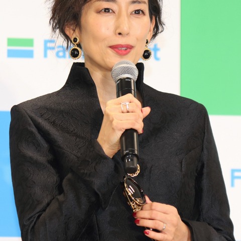 木村多江、「書く」と「食べる」を同時にこなす!?意外な“一石二鳥”映像にスタジオ驚愕! 画像
