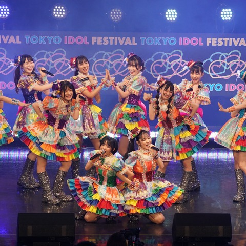 虹のコンキスタドール、TIF2022での夏曲メドレーにアイドルファンが熱狂! 画像