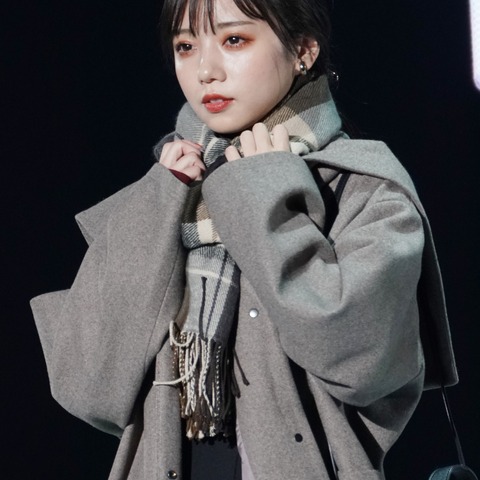 【TGC 2022 A/W】日向坂46・齊藤京子＆金村美玖、冬コーデでランウェイに登場 画像