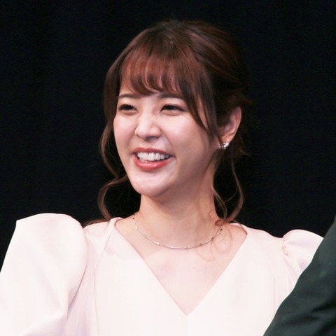 久代萌美、夫のYouTubeにサプライズ登場!誕生日を祝福「はるくん、おめでとう!」 画像