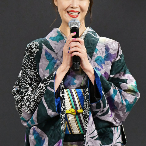 観月ありさ、スティーヴィー・ワンダーと原宿で焼き鳥を食べた「ひたすらつくね」 画像