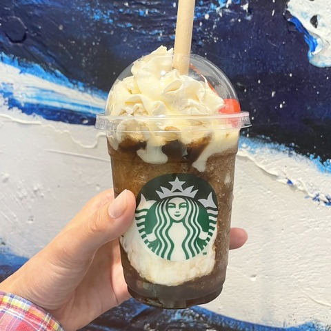 【実食】スタバの新作は、なんとコーラ味！「スターバックス コーラ フラペチーノ」を実食 画像