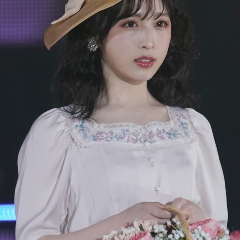 AKB48・小栗有以、ガーリースタイルで会場を魅了 画像