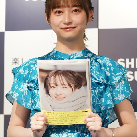 日向坂46・影山優佳、写真集発売!メンバーの反応明かす「優佳ってこんな体してるんだ」 画像