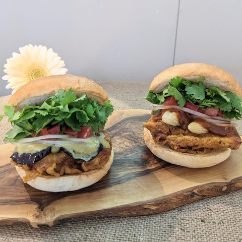 【実食】あの人気パクチーチキンバーガー再来!フレッシュネス期間限定の激辛バーガー 画像