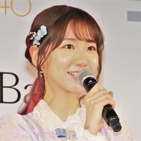 柏木由紀、沖縄で美バスト全開!『ヤンジャン』表紙グラビア撮影に密着! 画像