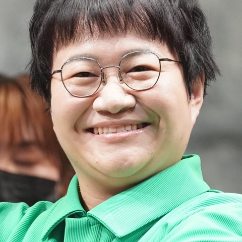 ハリセン春菜、実の父と、角野卓造が街で奇跡の対面! 画像