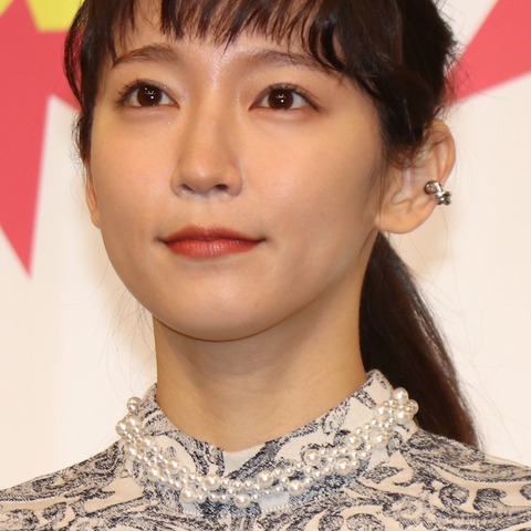 吉岡里帆、新喜劇で衝撃!念願のスケバンに変身! 画像