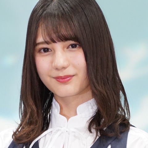 日向坂46・小坂菜緒、大好きなクレーンゲームで大はしゃぎ! 画像