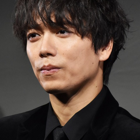 山崎育三郎、圧巻の歌声!高校野球の開会式で『栄冠は君に輝く』熱唱 画像