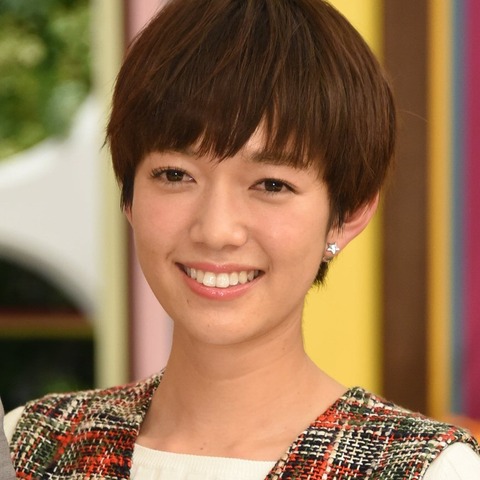佐藤栞里、弾丸ロケの疲れで飛行機で爆睡!目覚めるとCAに囲まれて… 画像